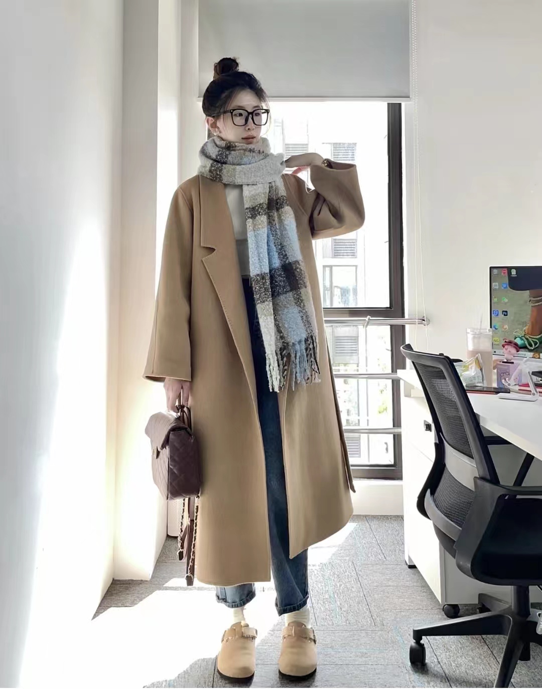 驼色浴袍大衣怎么搭配更高级,大衣棉服驼色穿搭女秋冬