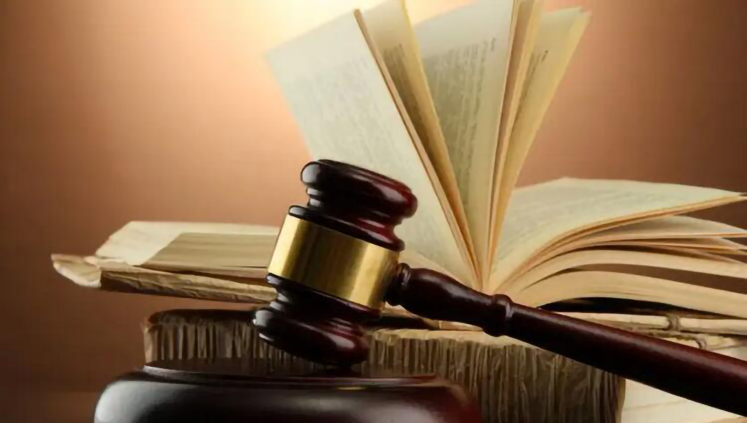 一年不签合同视为无固定期限合同,工作十年公司不签无固定期限合同