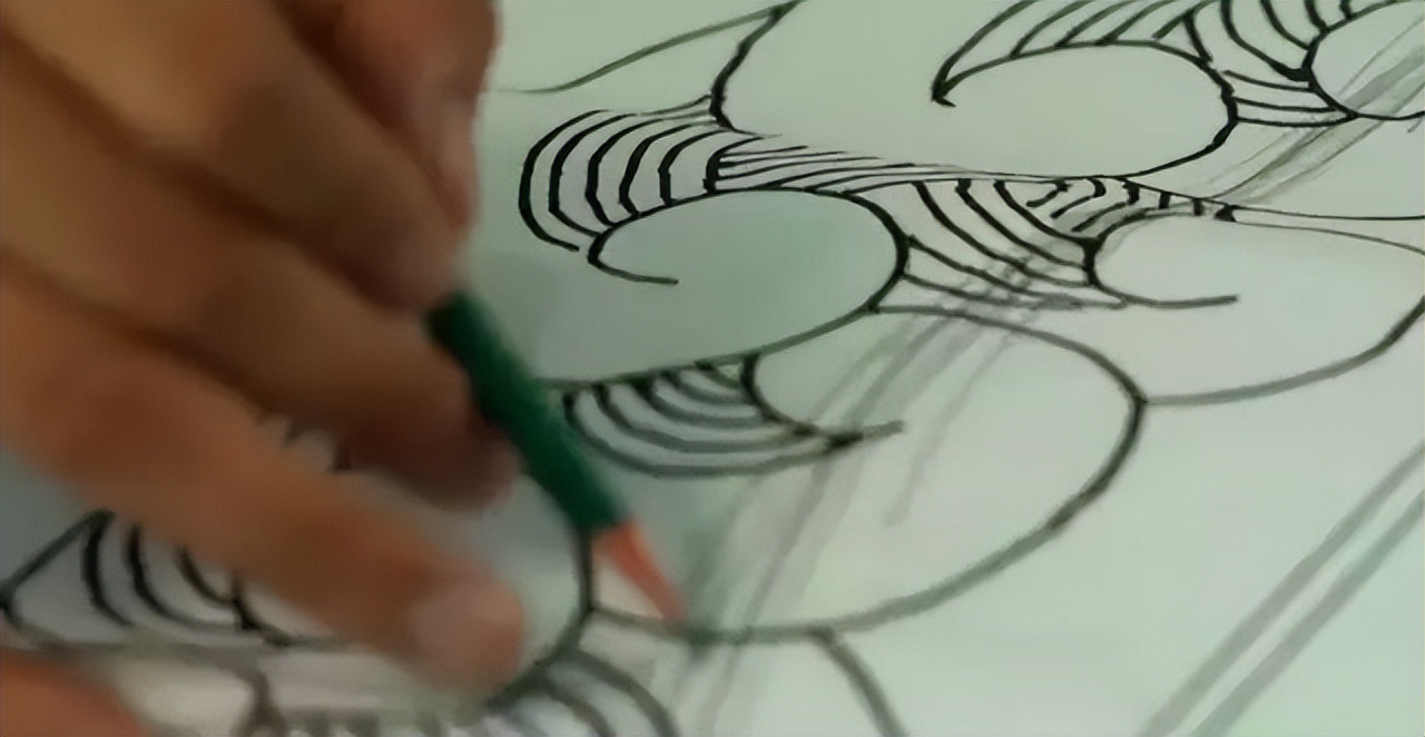 一件景泰蓝十件官窑器说明什么,景泰蓝和瓷器收藏价值