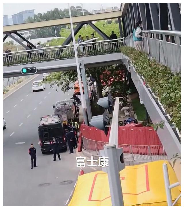 富士康女生被开除,女子富士康上班15年