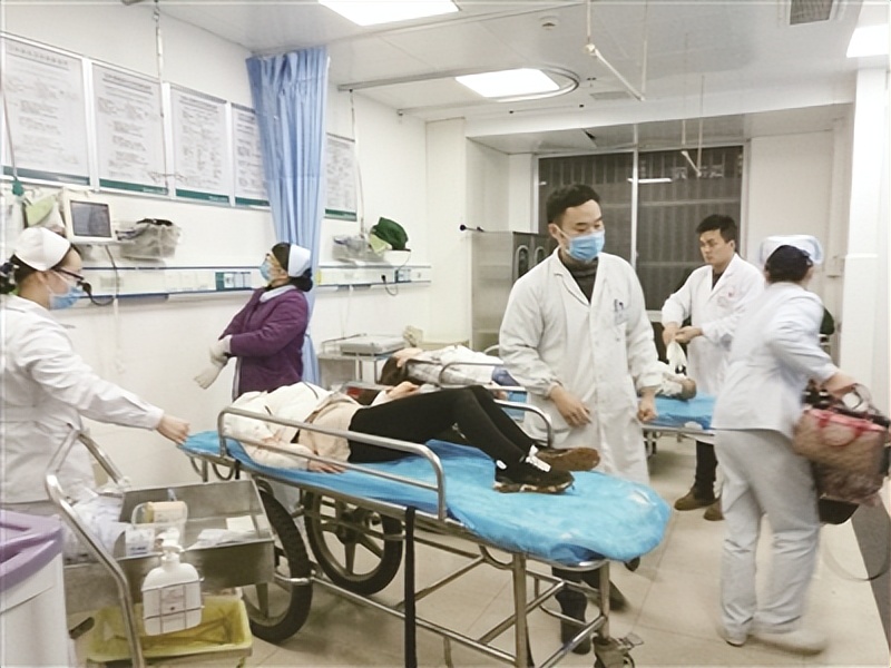 老人吃鸡蛋会得胆囊炎吗,老年人胆囊炎腹痛