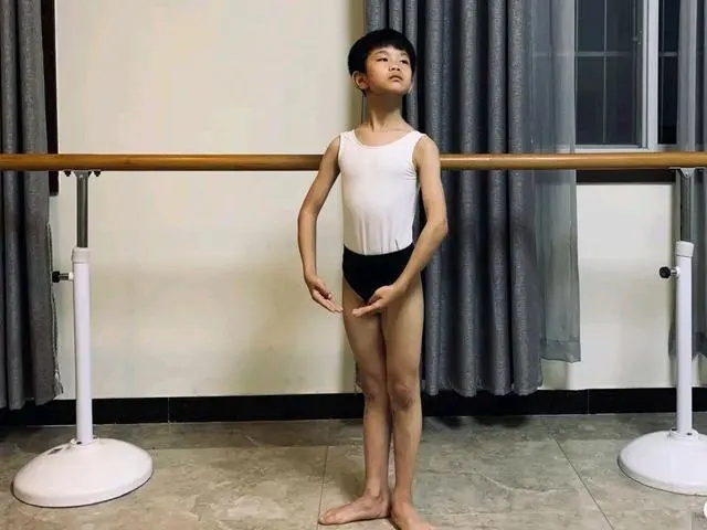 郭冷是杨丽萍唯一的徒弟吗,郭冷和杨丽萍完整视频