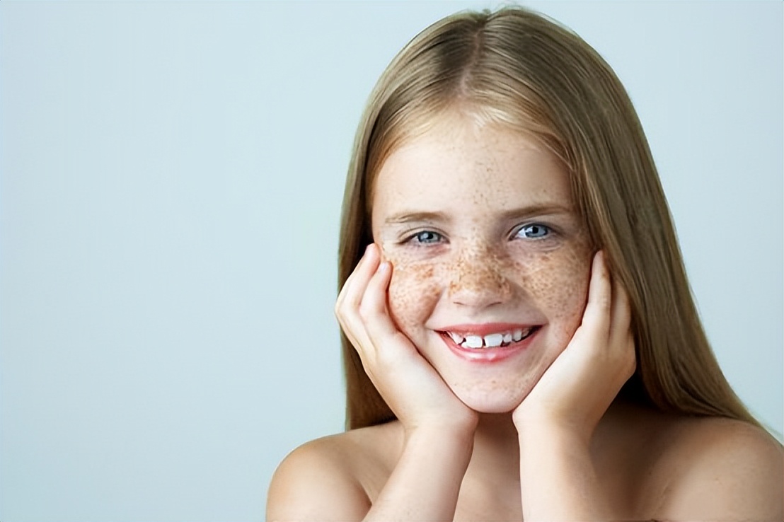 脸上长斑的原因与调理中医图,脸上有斑老十岁专家教你一招