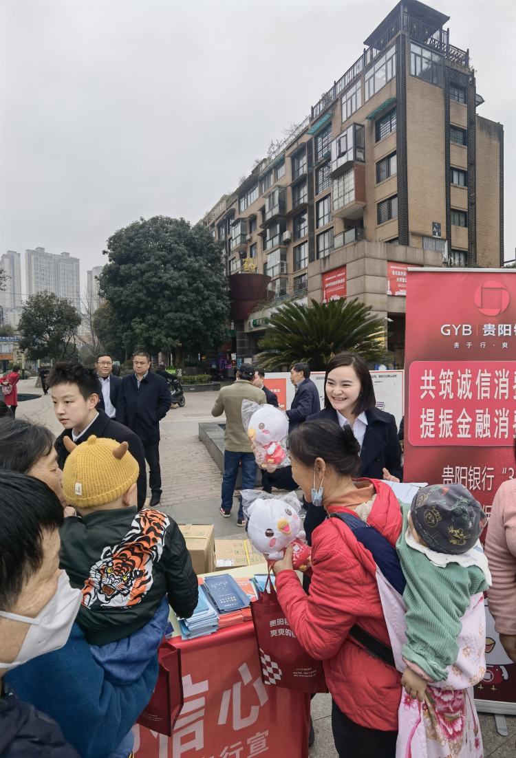 聚焦一老一小坚持服务三农,聚焦一老一小总结