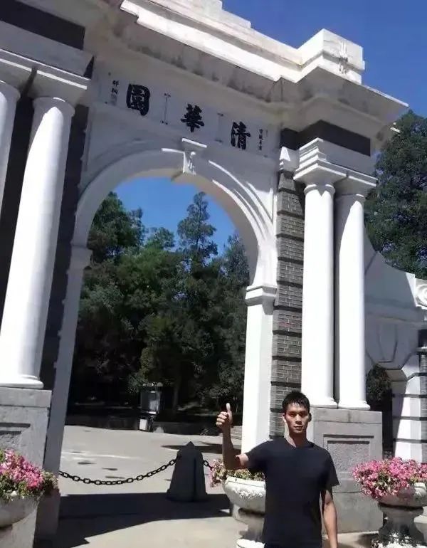 唐尚珺父亲因超生被丢教师工作，患舌癌到死都不知道儿子没上大学