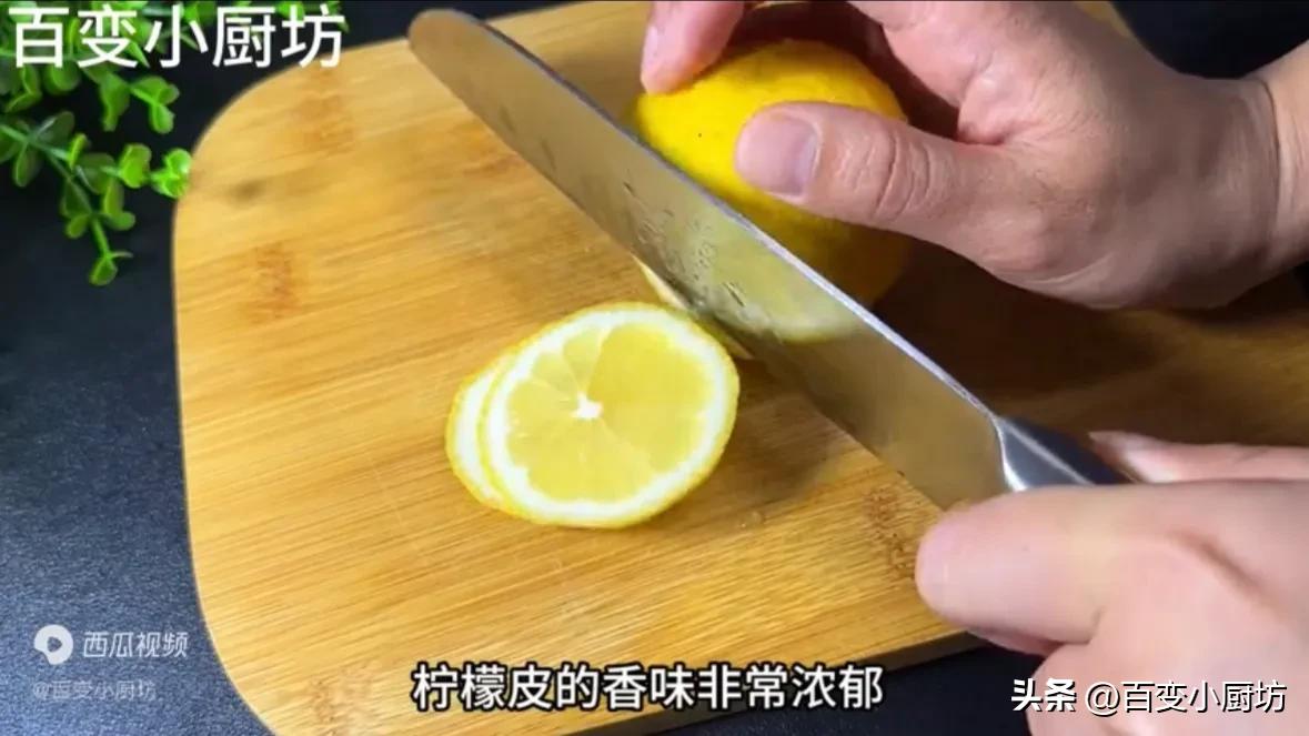 柠檬百香果茶用开水还是温水冲泡,柠檬泡水喝是热性还是凉性