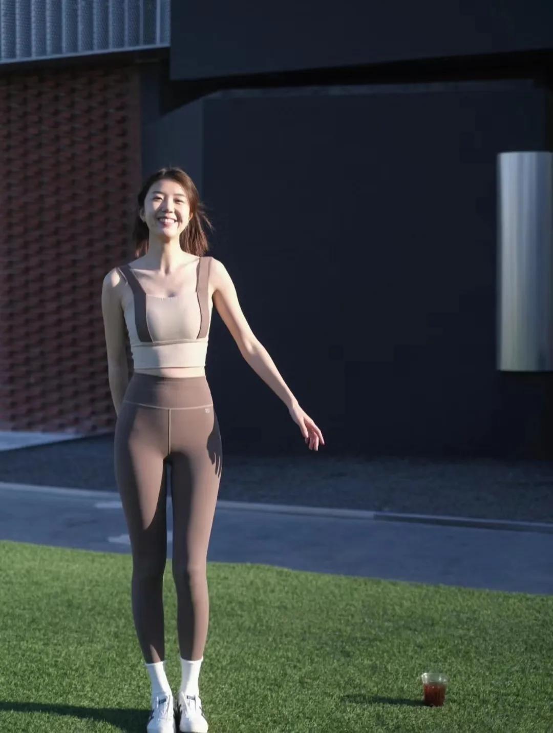 不显腿型瑜伽裤,瑜伽裤大方好看又有气质感