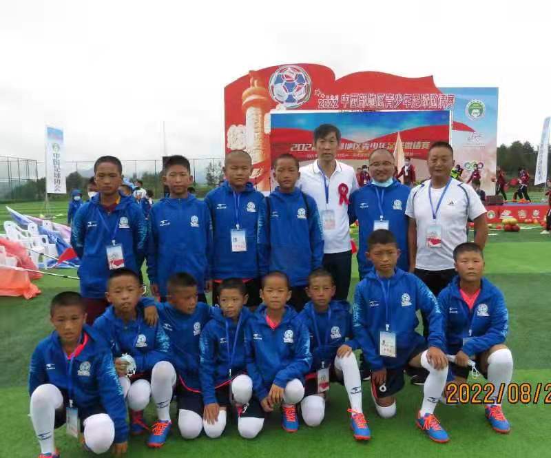 加油少年小学足球夺冠,追风少年加油