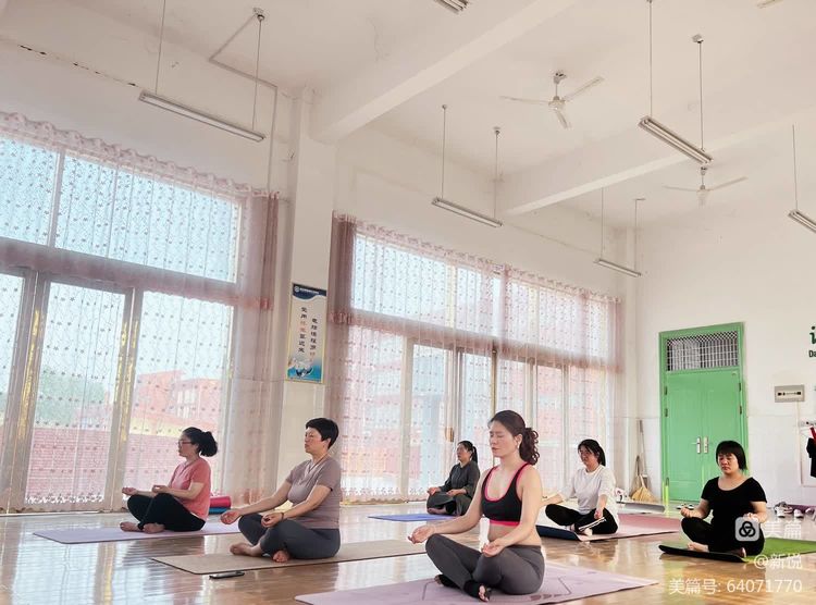 春风十里不如“瑜”你,感受思源“伽”人的快乐!