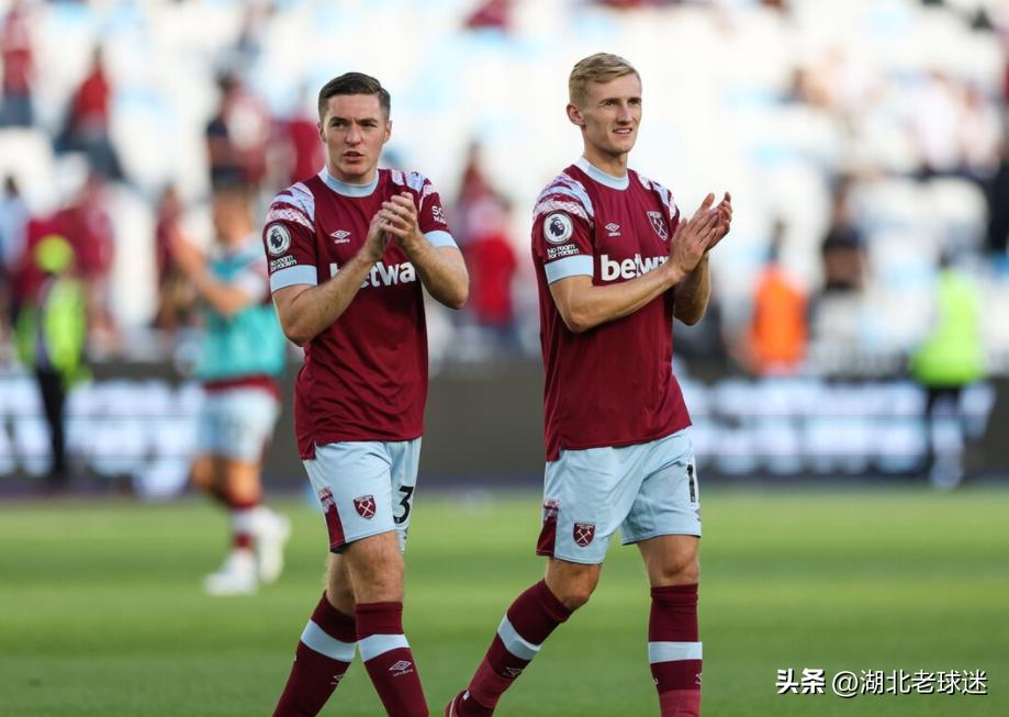 英超酒水暴涨！英媒吐槽：啤酒可乐都是天价，且不支持现金支付