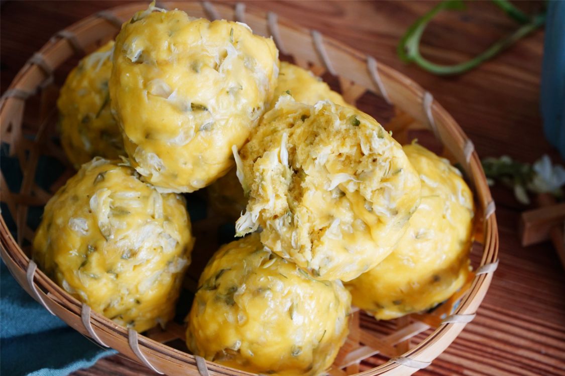 紫色的槐花和白色的槐花是一样吗,粉白色槐花是什么