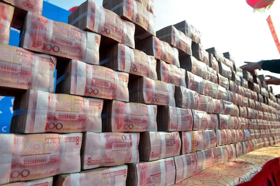 存银行100万一年能吃多少利息,200万存银行吃利息有用吗