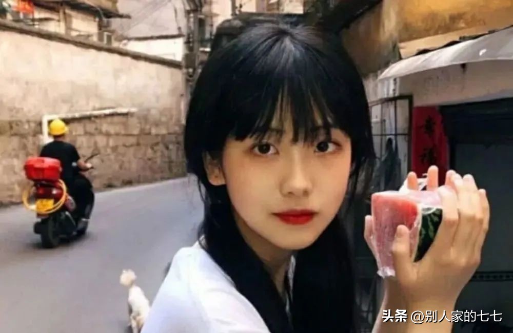 当一个男人追你的时候是什么心态,一个男人如果喜欢你会主动追你吗