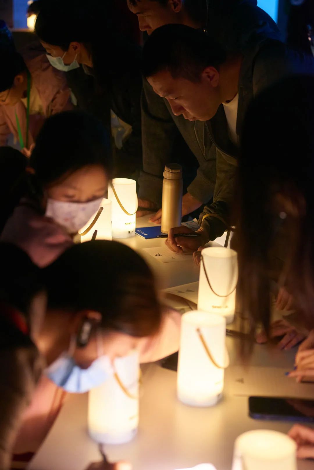 提灯夜游拍照姿势,提灯夜游天街