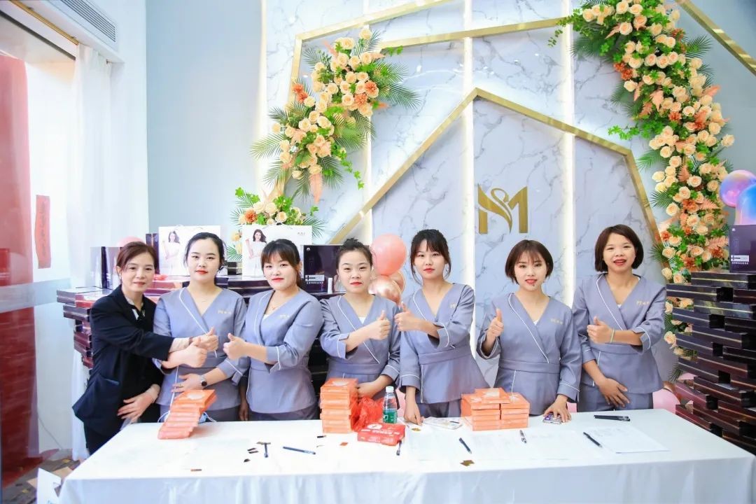 鍝佸楂樼濂宠,鍝佸闆嗗洟濂㈢編鍝佺墝