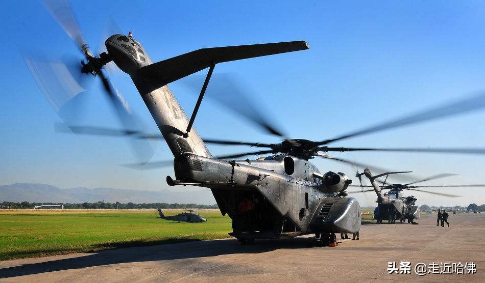 国产ac313a商用直升机多少座位,中国ac313与直八宽体直升机区别