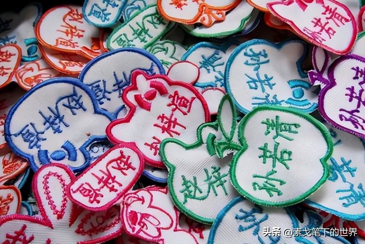 告别了“梓涵”时代，新一批“奇葩”名字来了！老师表示我想静静