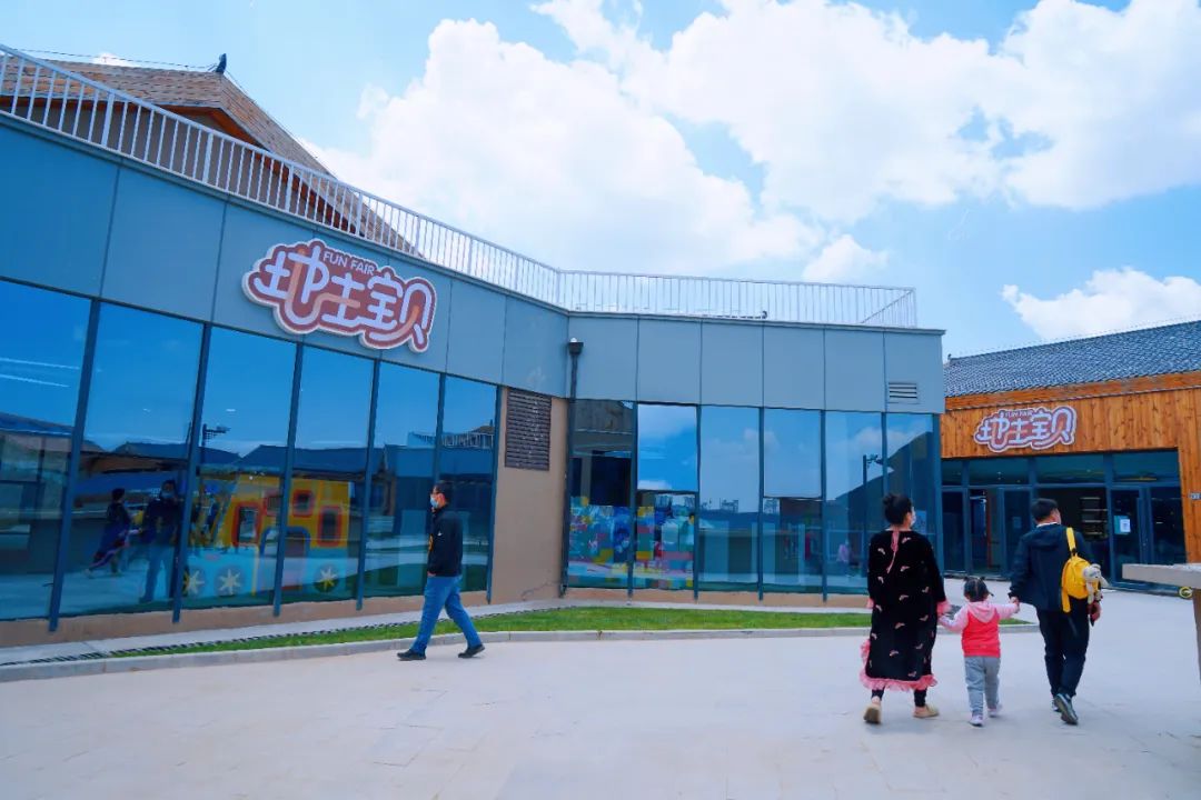 比年味谁更浓？谁能比得过花灯锦簇的栖云！