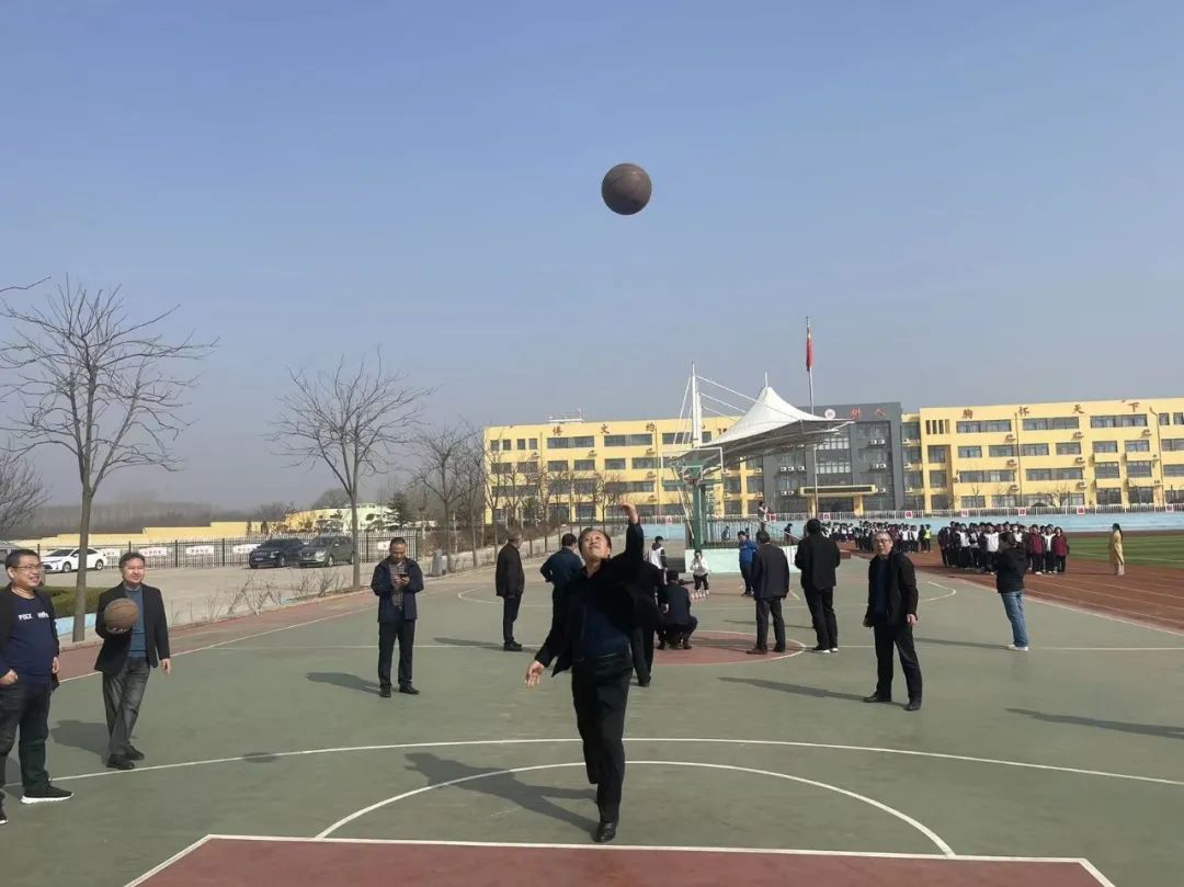 西海岸新区育英初级中学运动会,青岛西海岸中小学运动会比赛排名