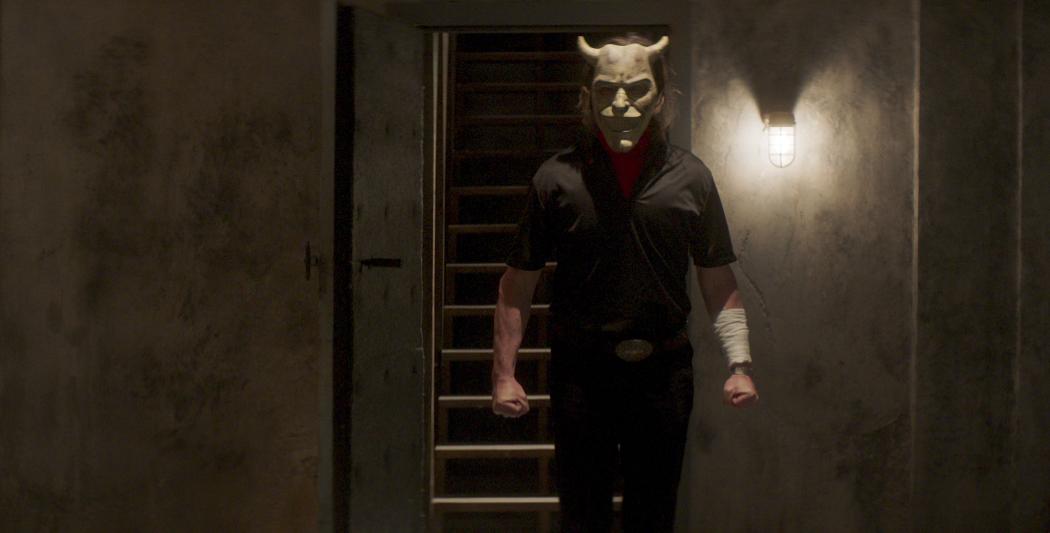 白发老妇在血色中“一夜回春”?通过杀戮释放欲望,只能说太奇葩