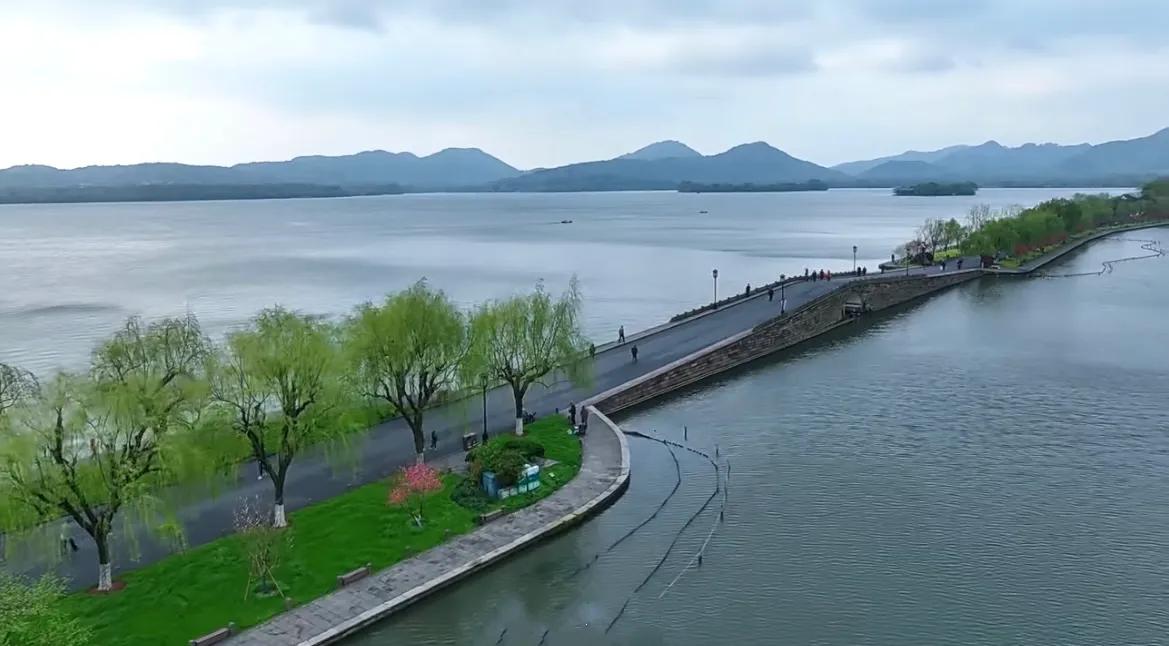 杭州西湖大雪纷飞,杭州西湖风景名胜区