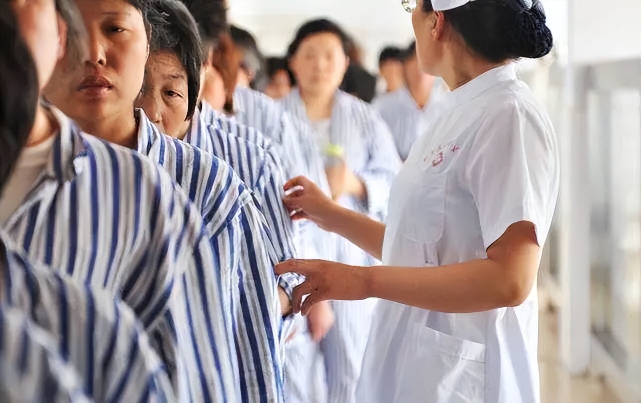 00后女孩挣100万视频,95后女人28天赚3万