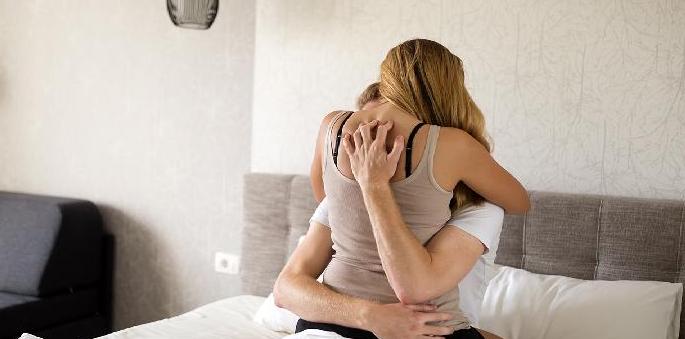 老婆总是刷小视频,女朋友老是被小视频误导