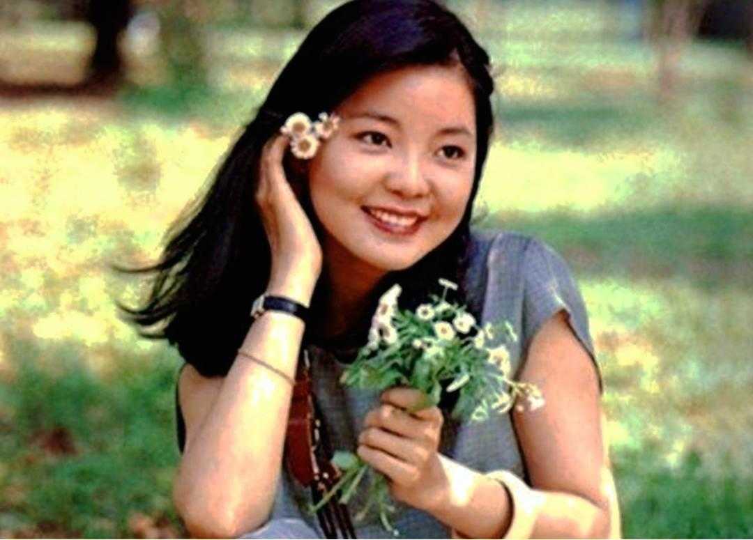 邓丽君40首北国之春,一代歌后邓丽君北国之春