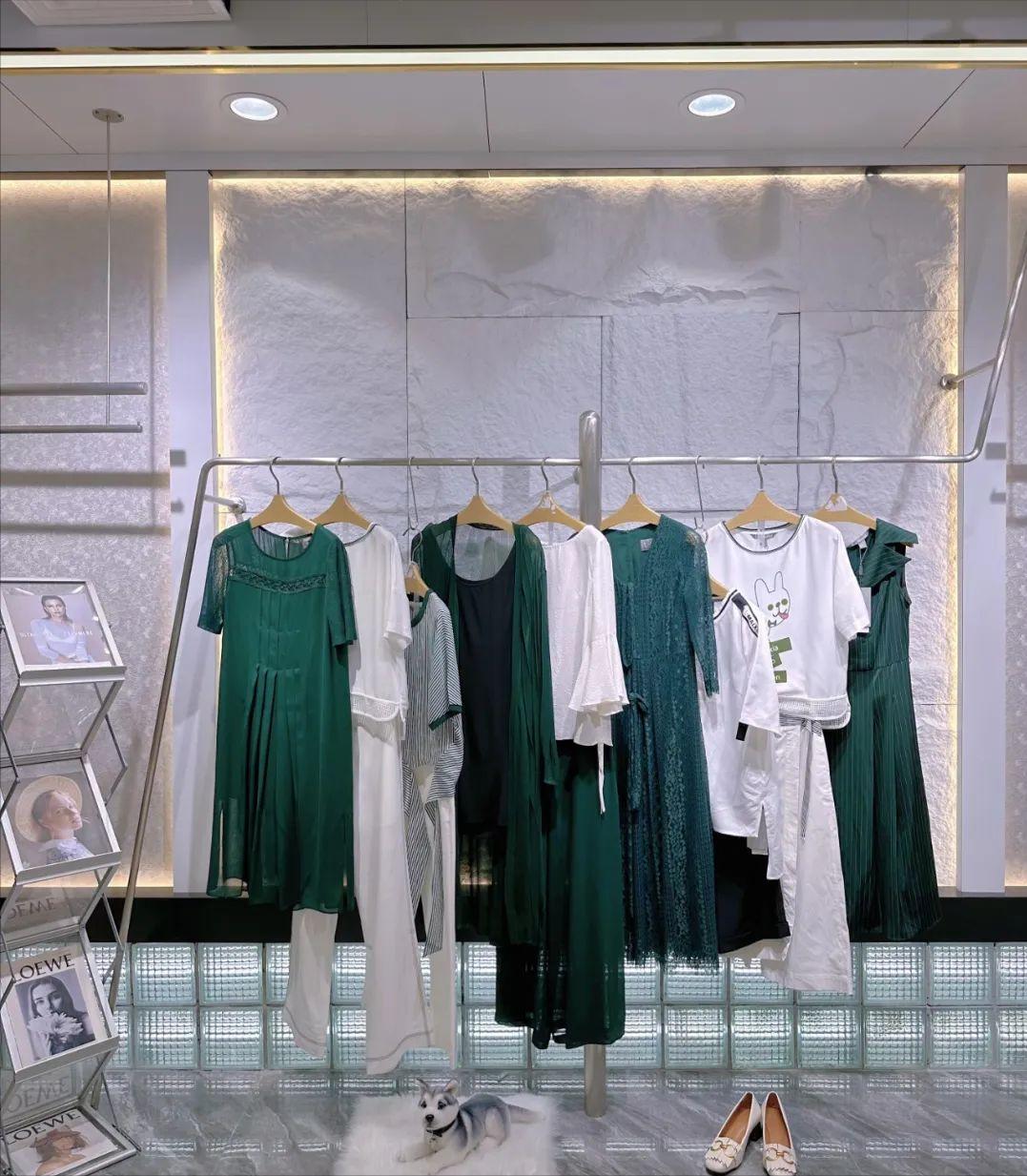 Maixia·露玛莉先2023夏品牌折扣女装桑蚕丝连衣裙上衣T恤裤裙穿搭