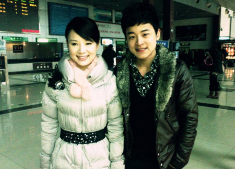 盲人歌手刘赛素颜照,盲人女歌手刘赛现在生活