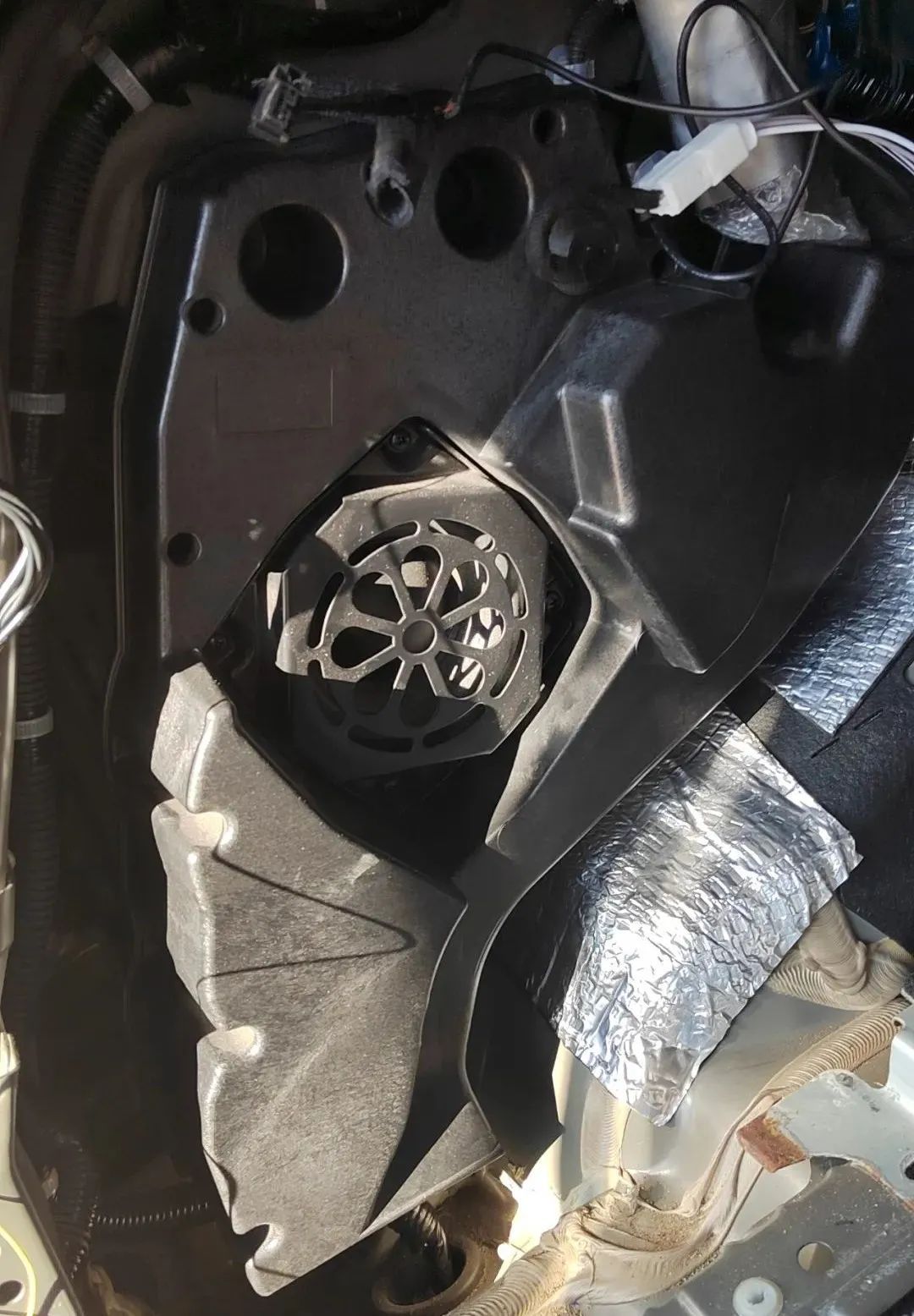 邵阳日产途乐音响改装,哈尔滨途乐音响改装