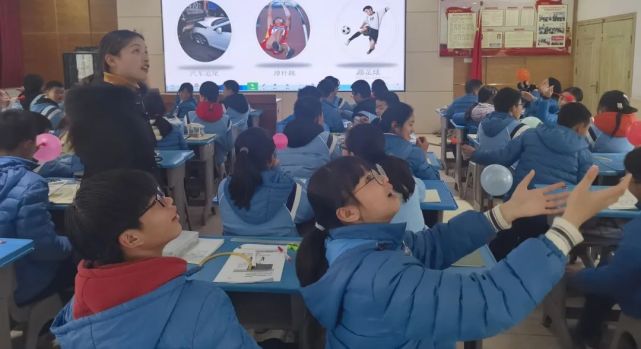 同台竞技大赛,同台竞技展风采的下一句