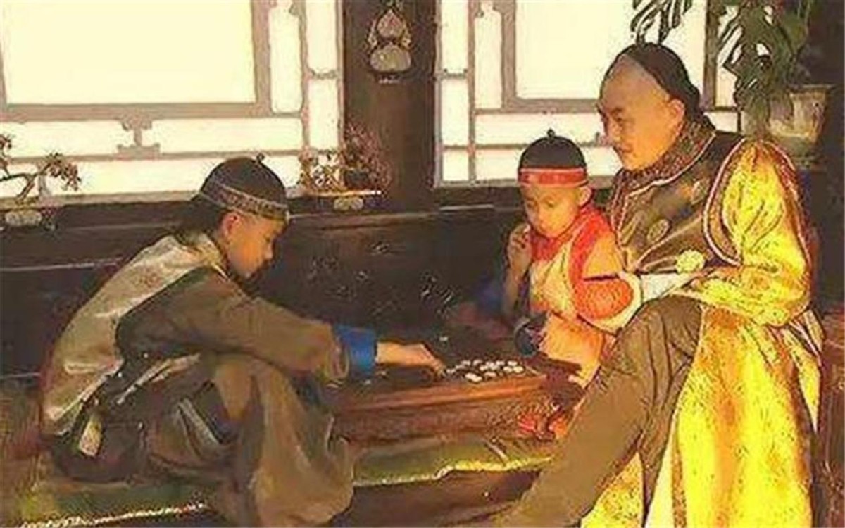 康熙第一次见到孙子乾隆,康熙为何喜欢乾隆孙子