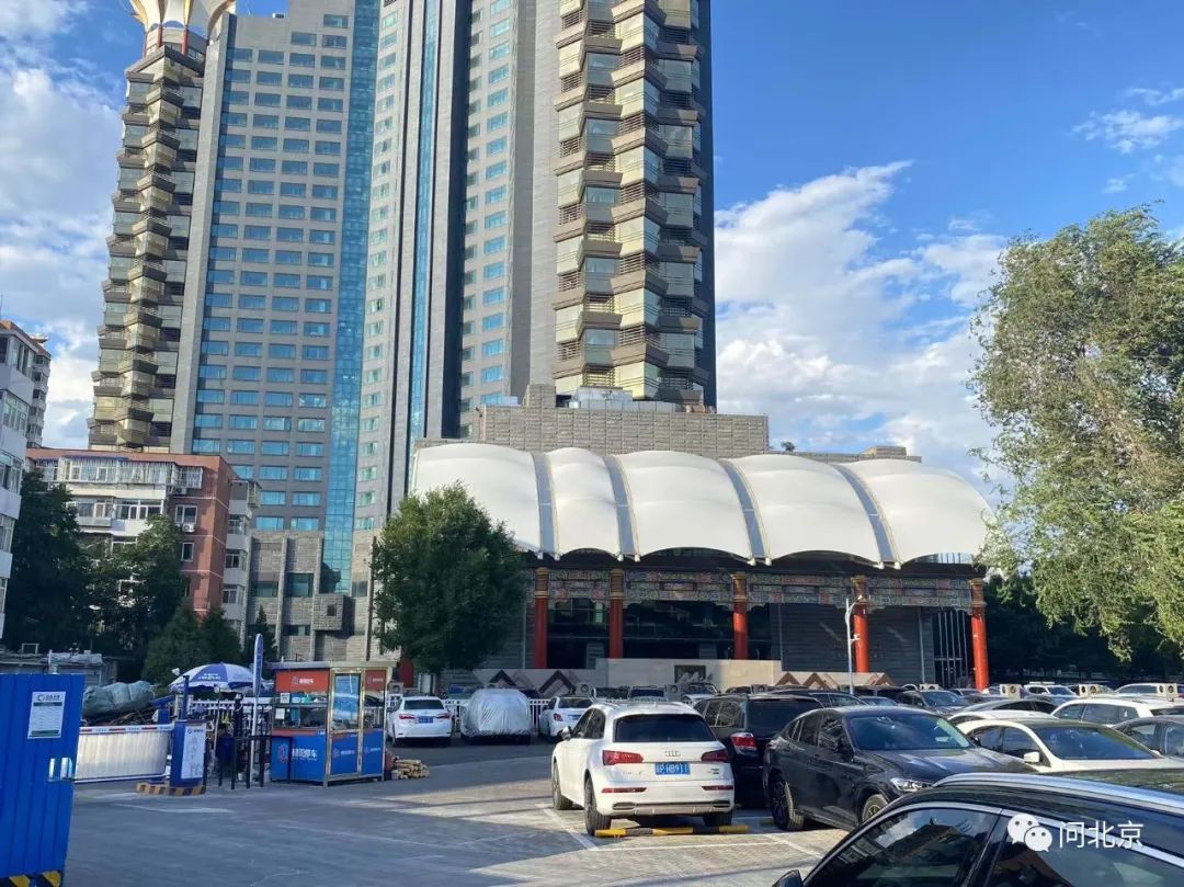 居住小区需配建临时停车位,居民区旁建停车场收费合理吗