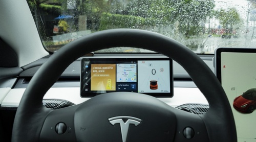 为什么特斯拉导航是实景地图,为什么特斯拉的车机导航落后