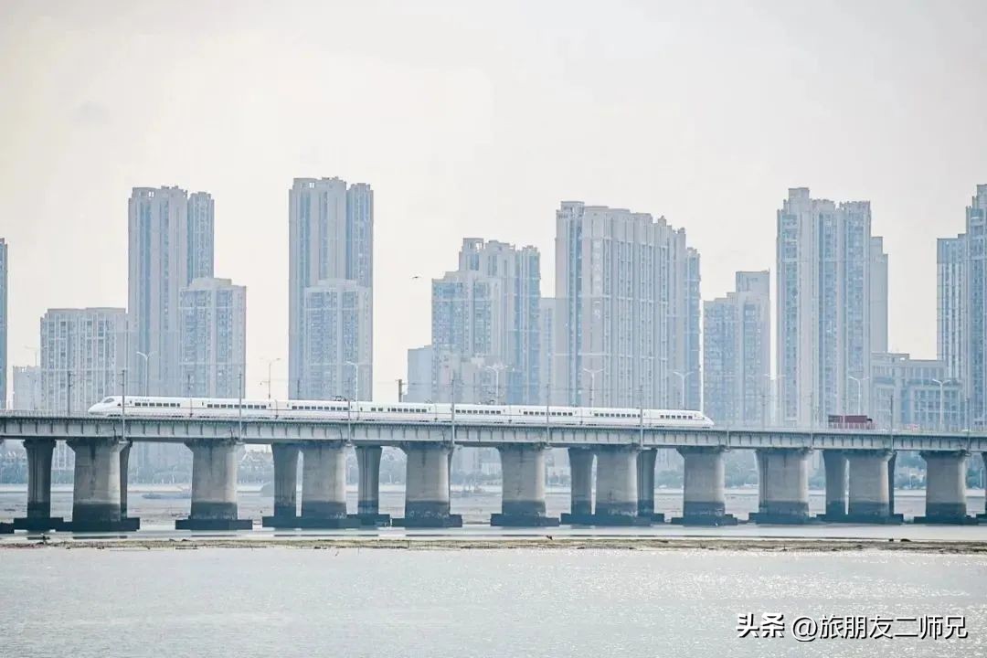 广州出发-福建4天游，打卡火山岛+鼓浪屿+环岛路+十里长堤