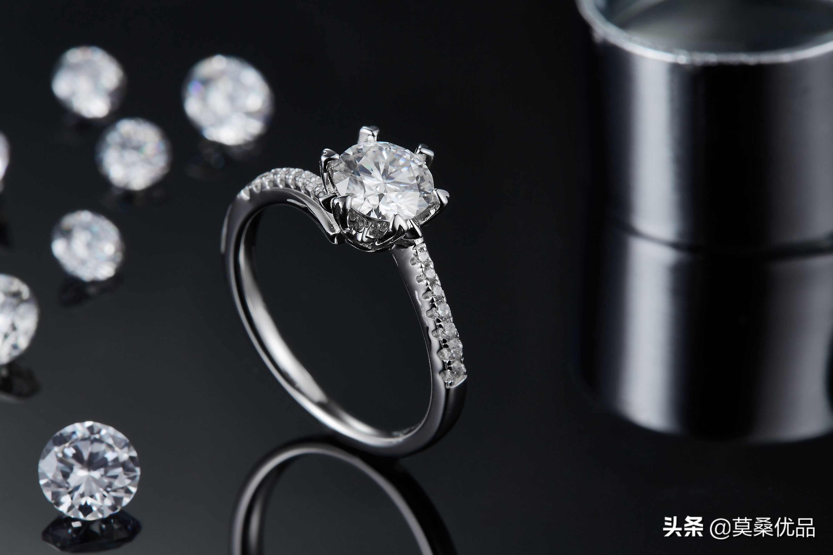 培育钻比天然钻便宜多少,专柜里卖的是天然钻还是培育钻