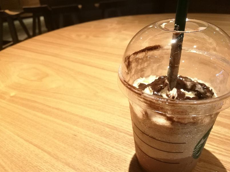 电子怀旧之旅（23）-“花漾”背板的先驱者-华为荣耀8