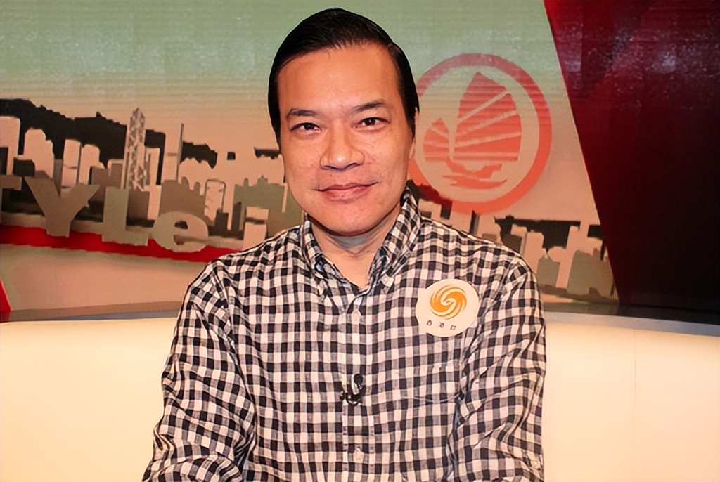 宝咏琴离婚时多少岁,宠夫大结局