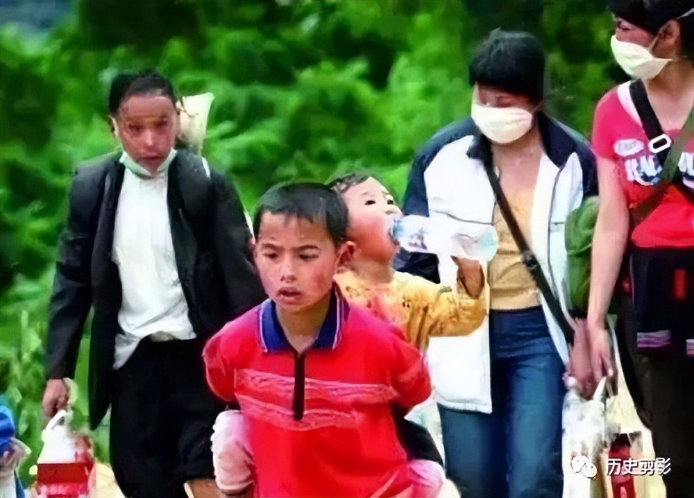 汶川地震十大催人泪下的照片,汶川地震12周年这些照片让人泪目