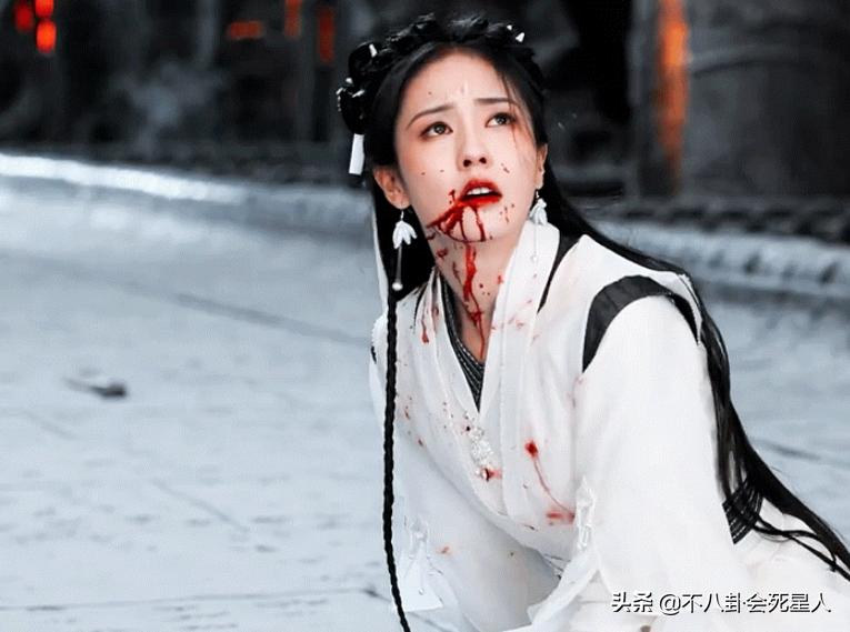 鞠婧祎8大离谱妆容：吐血不敢弄花半永久妆，守丧也要浓妆涂红唇