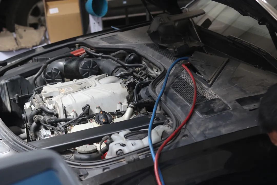 小伙100多万买宝马,小伙花了52万买了奥迪a8