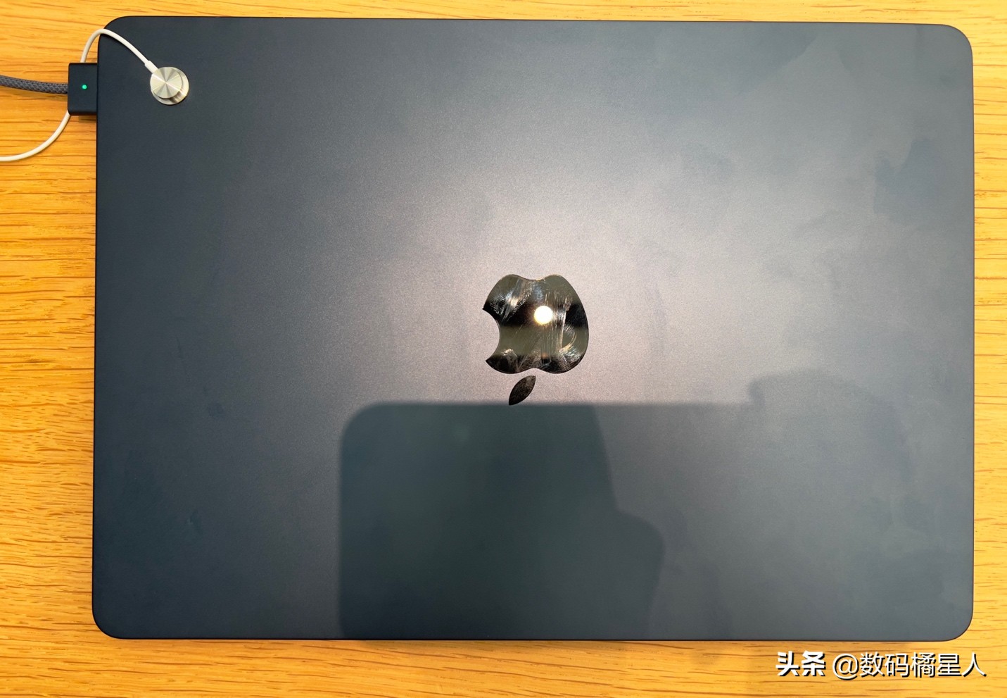 体验到M2MacBookAir真机：轻薄本苹果已经通关了，对手还在新手村