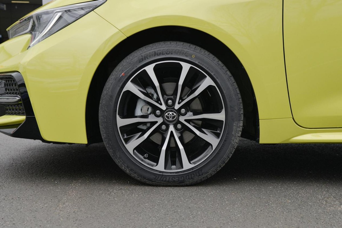 试驾最新款丰田雷凌,售198-158万广汽丰田新款雷凌上市