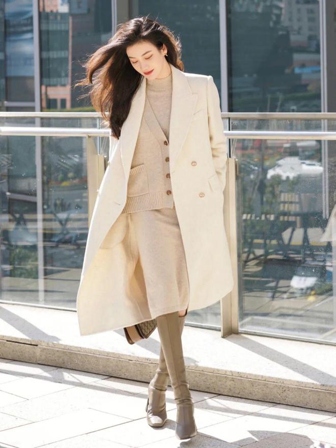 燕麦色大衣新年穿搭,燕麦色的衣服适合多大年纪的穿