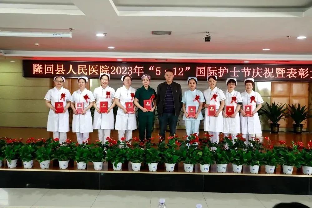 发展护士队伍改善护理服务的感悟,发展护士队伍改善护理服务1500字