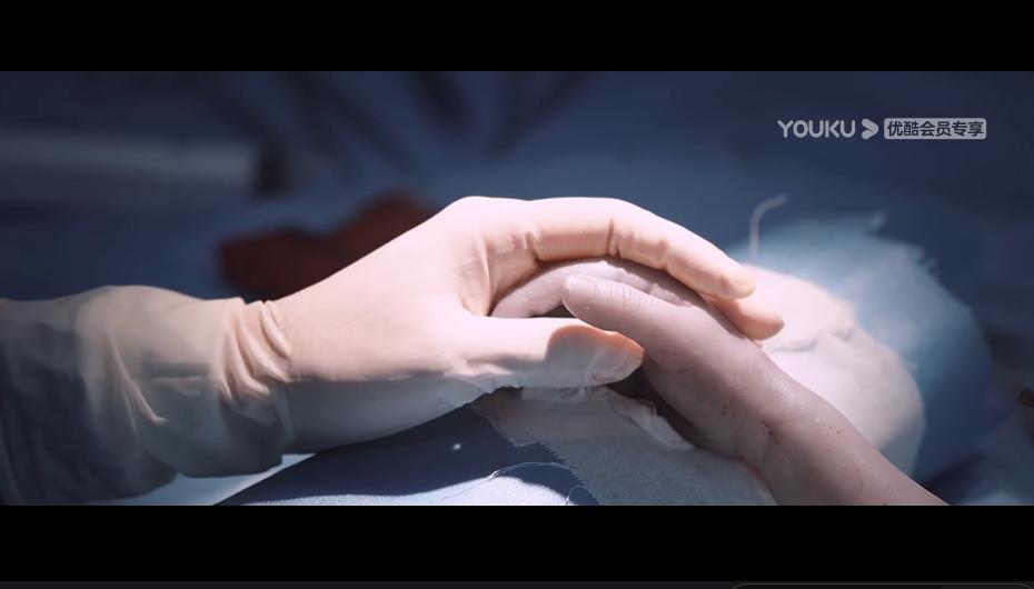 7岁男孩断臂坚持近8小时，《平凡英雄》是孩子成长必备的电影