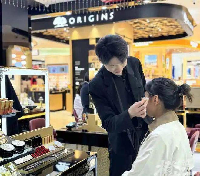 揭秘橙柿互动：宠物用品大揭秘，亲子成长父母必读