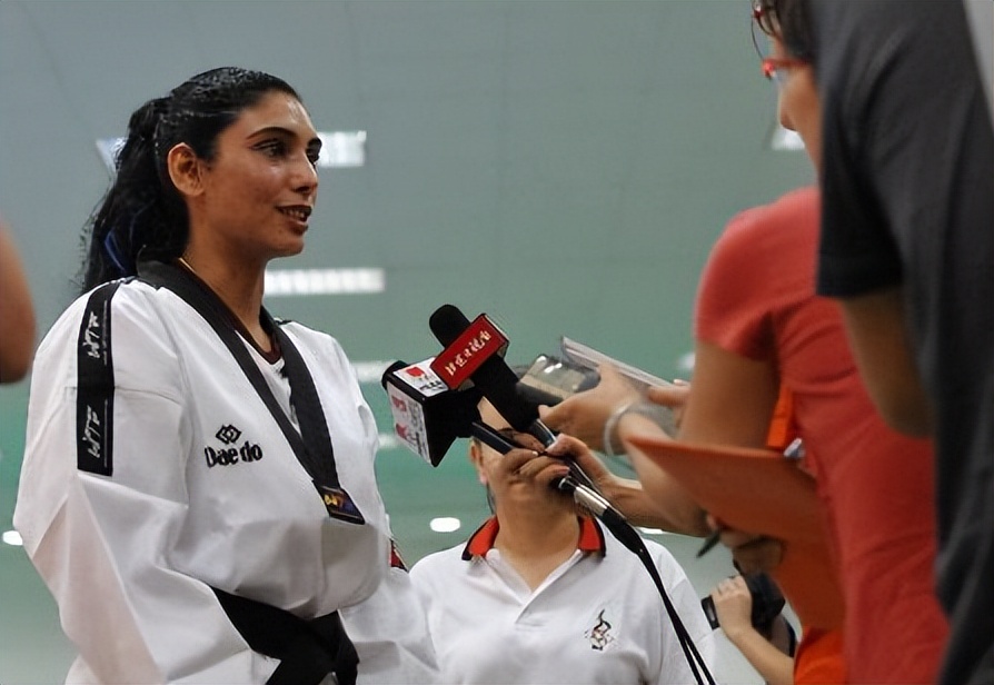 迪拜最美公主谢克哈 (迪拜王室梅萨公主)