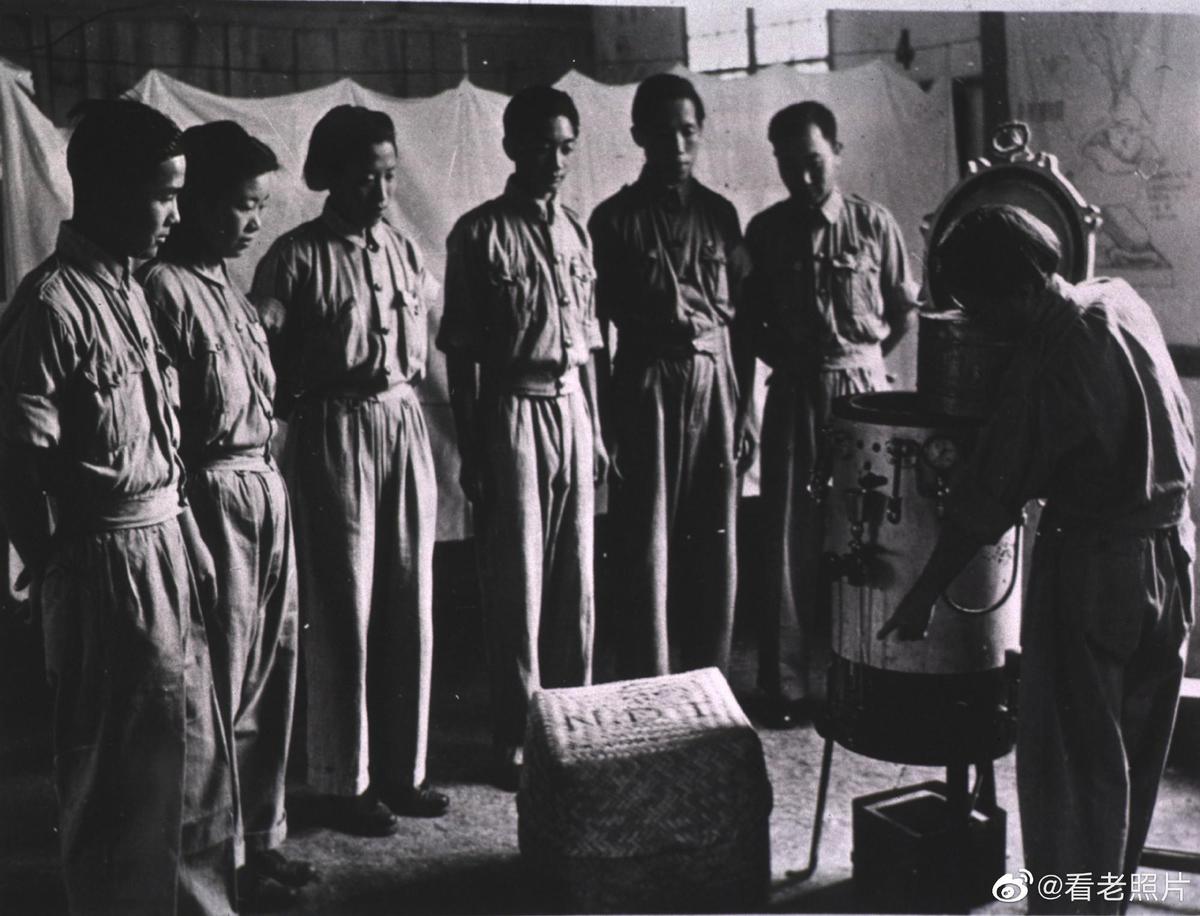 女子穿日军军服拍照被抓,女子身着日本侵华军装露脸